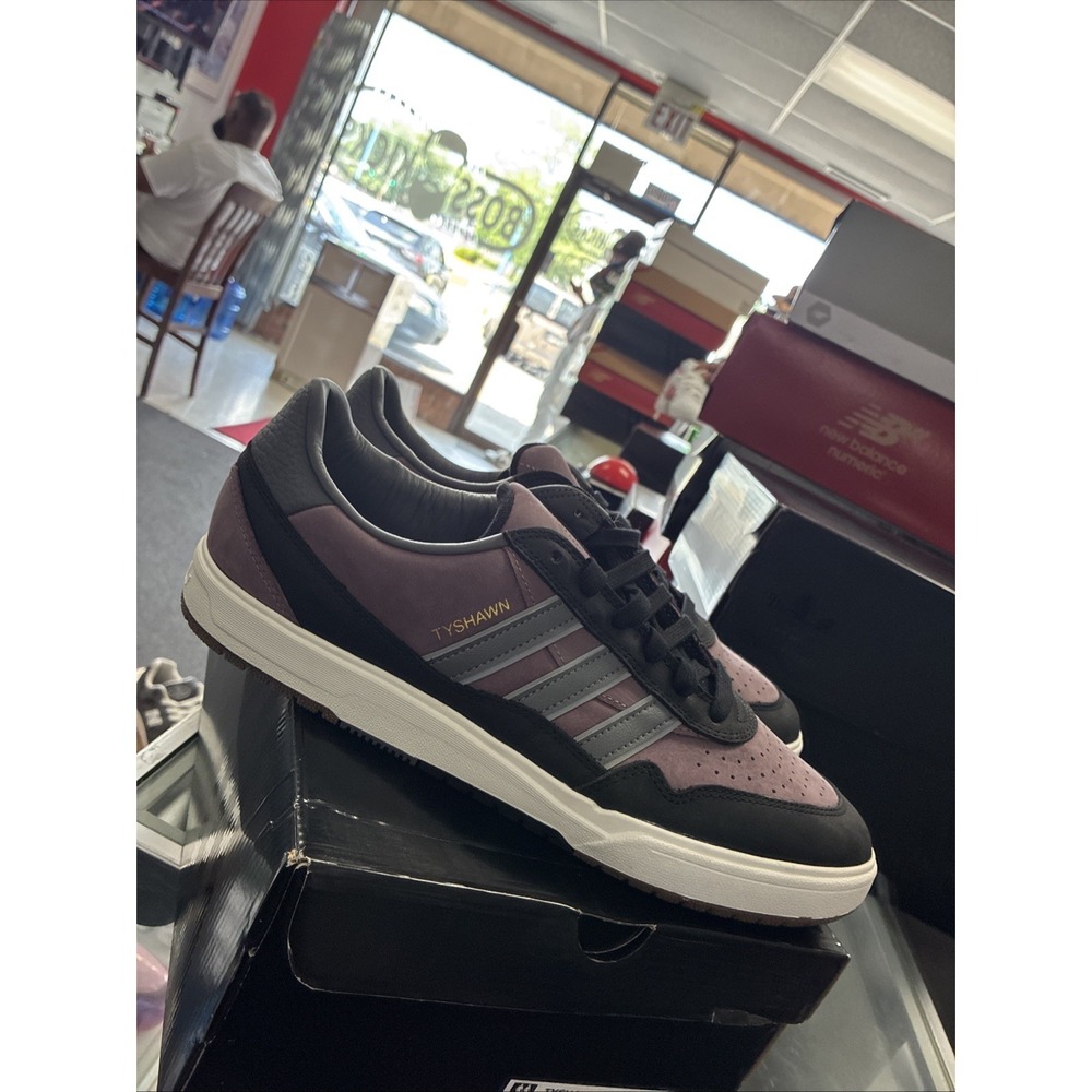 adidas Tyshawn 2 Shadow Fig Black Men's SZ 10.5 Casual Walking Shoes IF9711 New
